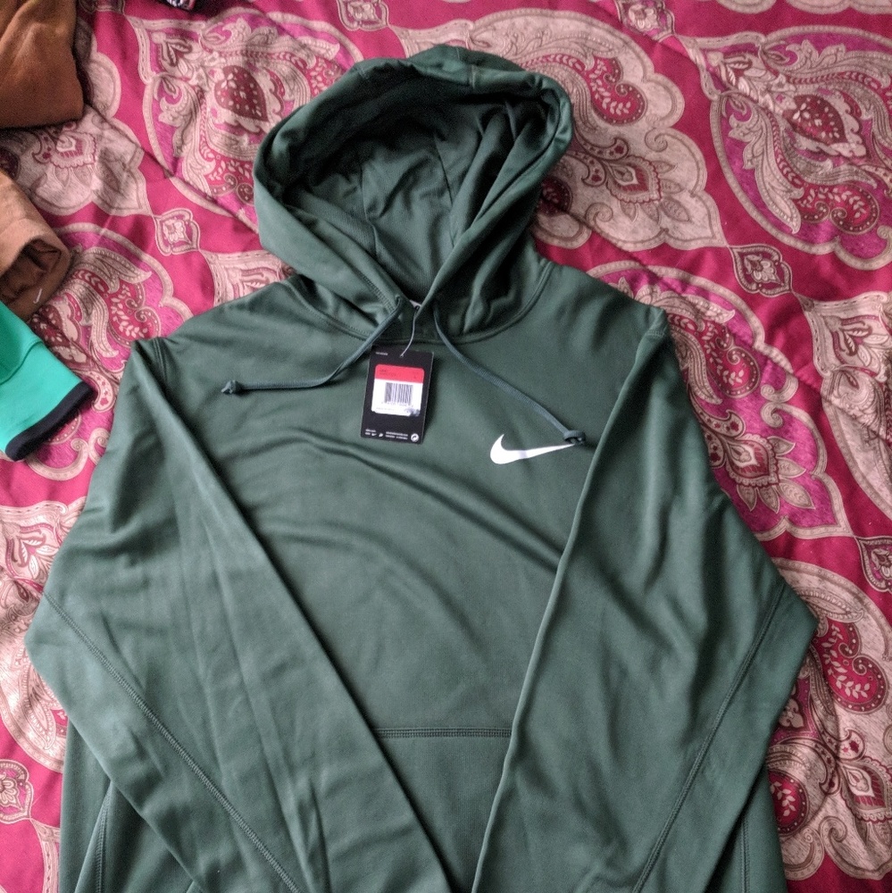 Nike therma-fir hoodie NWT!
